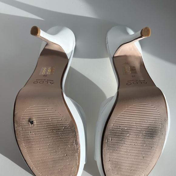 GUC ALDO, Sz 39, white sandal - Picture 3 of 6